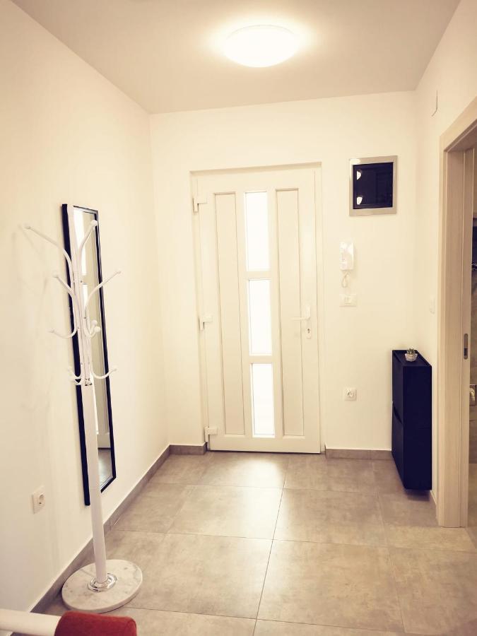 Apartmani Marco,Lukas,Patrick,David,Blizu Centra I Mora Sa Free Privatnim Parkingom Πούλα Εξωτερικό φωτογραφία