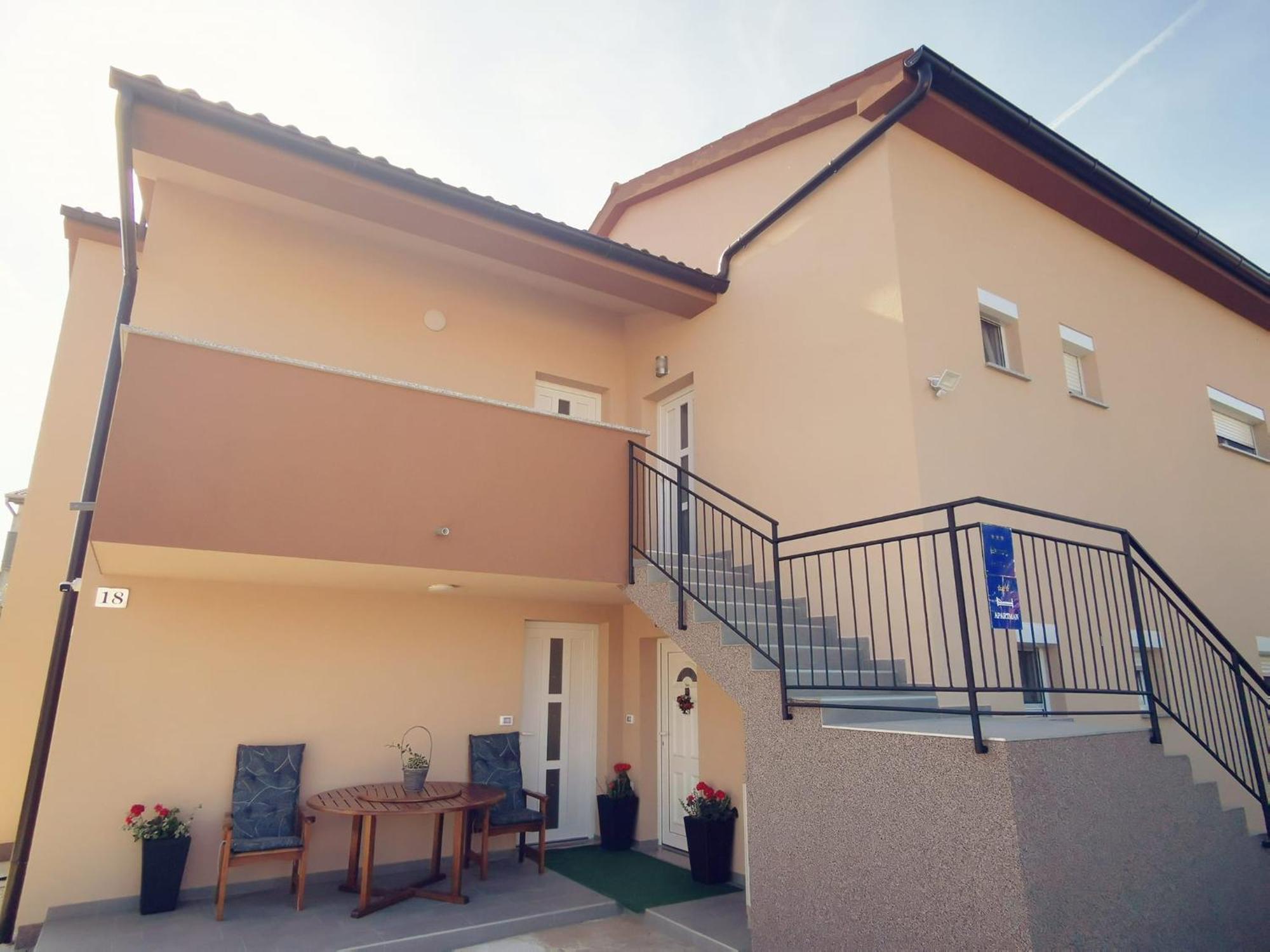 Apartmani Marco,Lukas,Patrick,David,Blizu Centra I Mora Sa Free Privatnim Parkingom Πούλα Εξωτερικό φωτογραφία