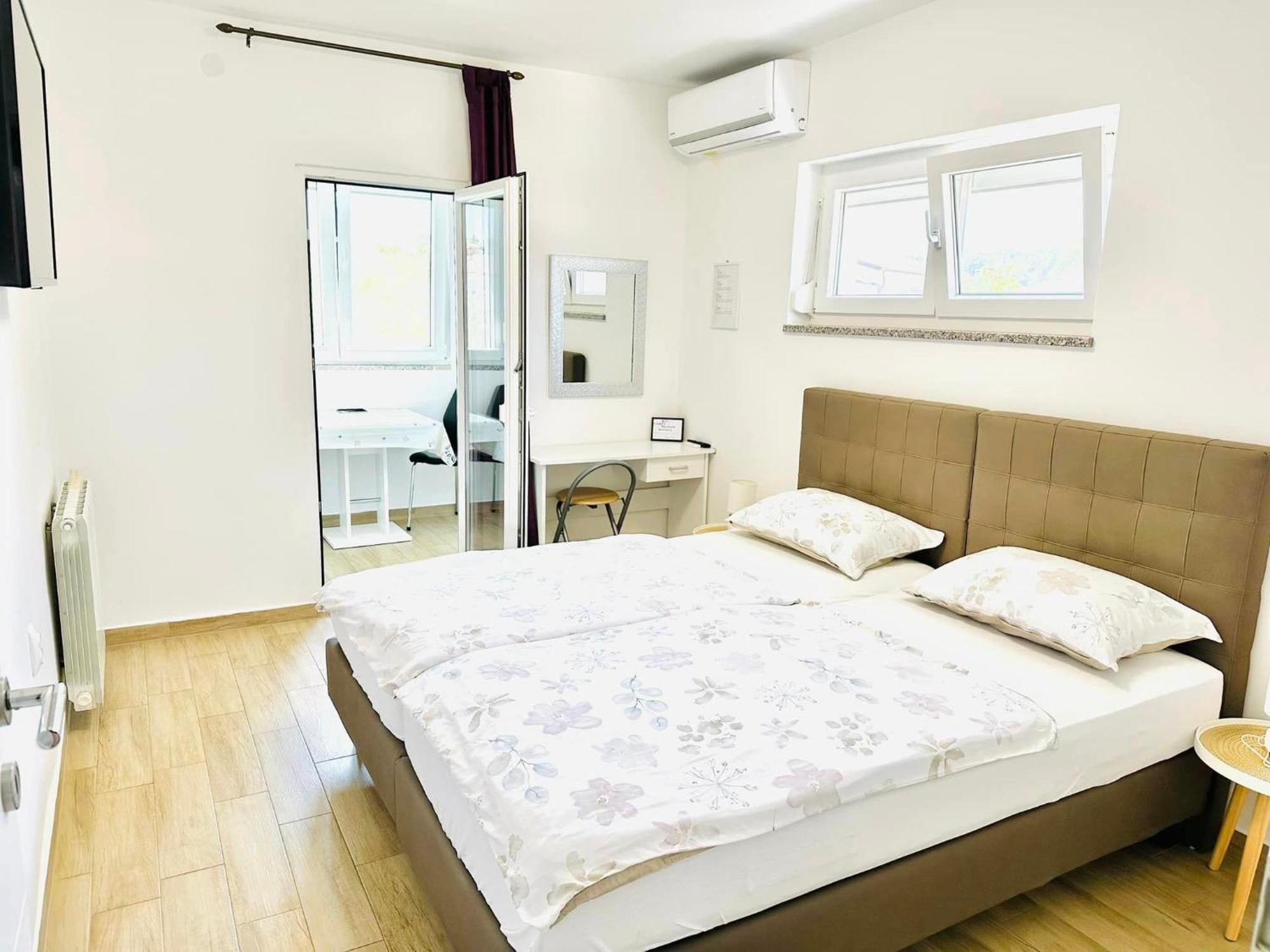 Apartmani Marco,Lukas,Patrick,David,Blizu Centra I Mora Sa Free Privatnim Parkingom Πούλα Εξωτερικό φωτογραφία